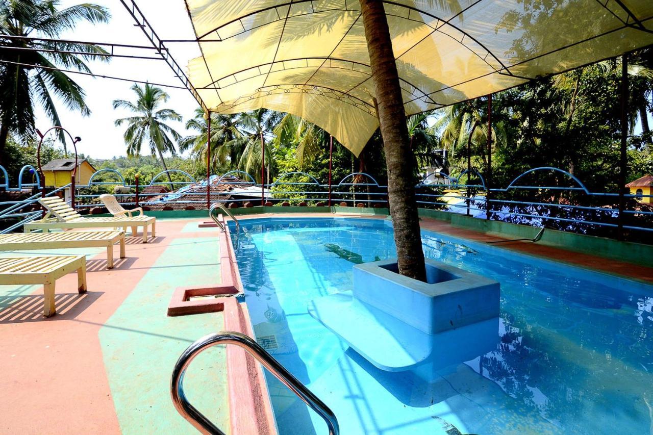 Hotel Oyo 2440 Palm Grove Vagator Exterior foto